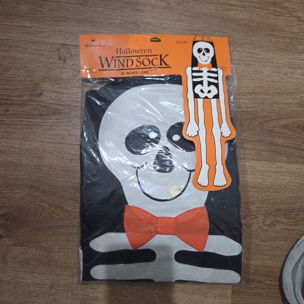 Vintage 1987 Hallmark Boo Bazaar Skeleton Halloween Windsock 46” New Sealed